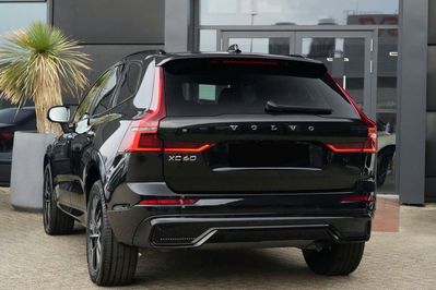Volvo XC60 B5 AWD Plus Dark
