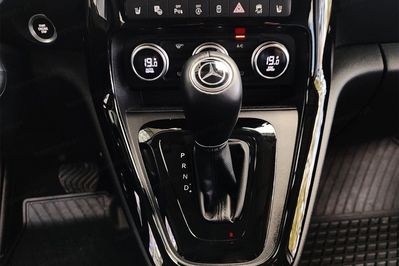 Mercedes T klasa T180d AT