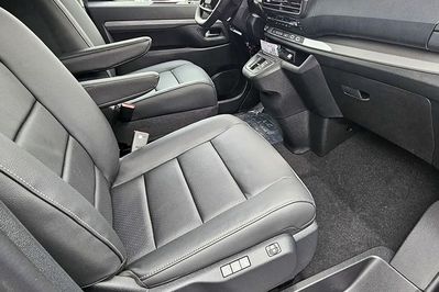 Peugeot Traveller Long  L2H1 Business VIP EAT8