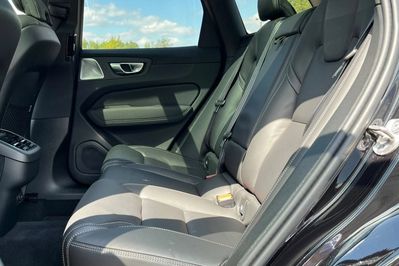 Volvo XC60 B5 B AWD Ultra Dark