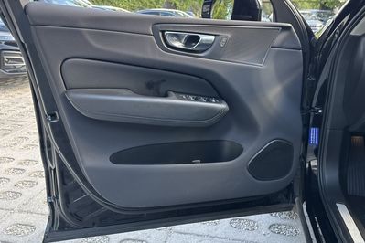 Volvo XC60 B4 B Momentum Pro