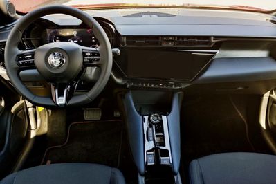 Alfa Romeo Junior 1.2 Ibrida eDCT