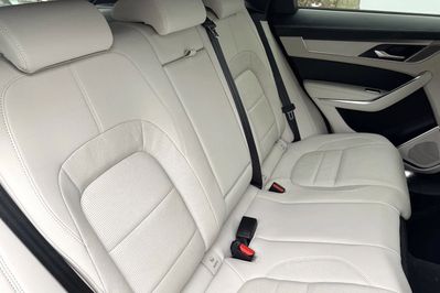 Jaguar F-Pace 2.0 D200  AWD R-Dynamic SE