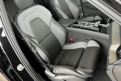 Volvo XC60 T8 Plug-In Hybrid AWD Plus Black Edition