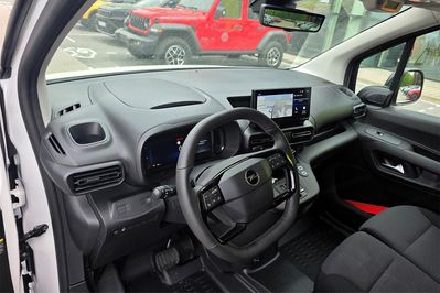 Opel Combo Van Combo Cargo 1.5 L2 EAT8