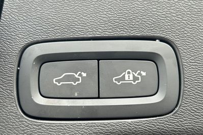 Volvo XC60 B5 B AWD Plus Dark