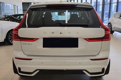 Volvo XC60 T6 Plug-In Hybrid AWD Ultra Dark