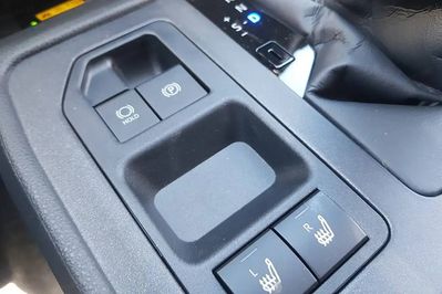 Toyota HiLux mHEV Double Cab Invincible 4x4 aut