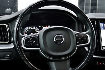 Volvo XC60 B4 D AWD Momentum Pro aut