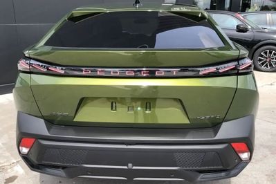 Peugeot 408 GT Exclusive S&S 1.2 mHEV  e-DSC6