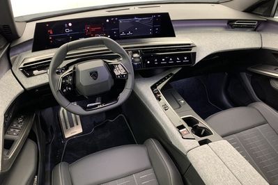 Peugeot 5008 GT 1.2 mHEV e-DCS6