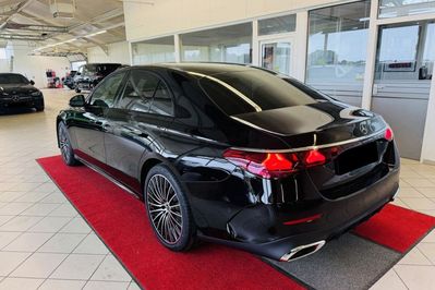 Mercedes Klasa E 300 e  4-Matic AMG
