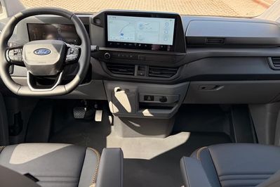 Ford Transit Custom L2H1 320 Zabudowa Brygadowa Trail A8 AWD
