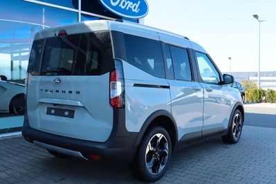 Ford Tourneo Courier Active A7