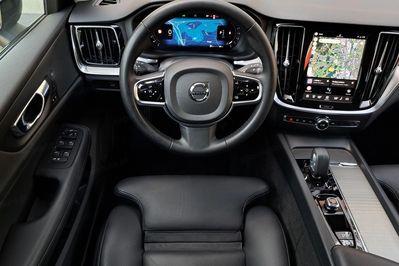 Volvo V60 B4 B Plus Dark aut