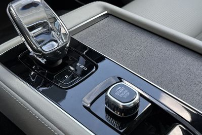 Volvo XC90 T8 AWD Plug-In Hybrid Ultra Bright 7os