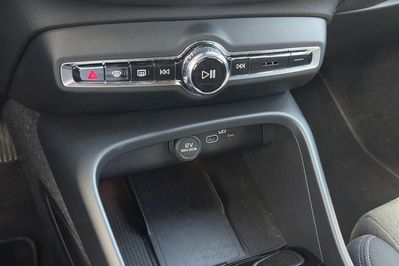 Volvo XC40 B3 Plus Dark