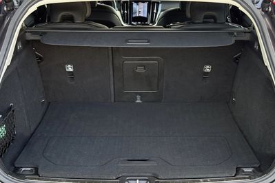 Volvo V60 T6 AWD Plug-In Hybrid Plus Dark