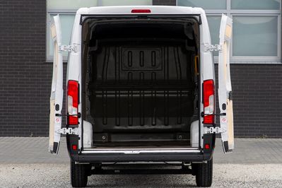 Opel Movano L4H2
