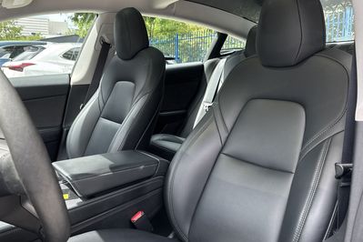 Tesla Model 3 RWD
