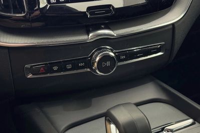 Volvo XC60 B4 B Plus Dark