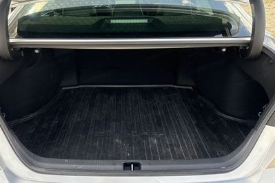 Toyota Camry 2.5 Hybrid Dynamic Force Prestige e-CVT