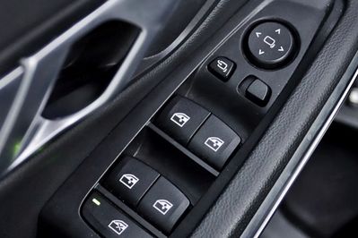 BMW Seria 3 330e Sport Line aut