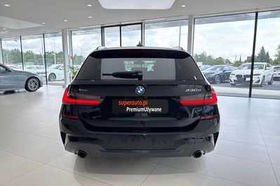BMW Seria 3 330e xDrive M Sport sport-aut