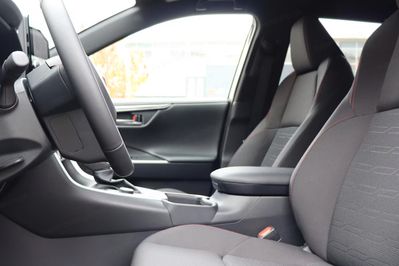 Toyota RAV4 Dynamic 2.5 Hybrid Dynamic Force Plug-in