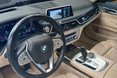 BMW Seria 7 740i