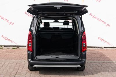 Citroen Berlingo Kombi XL L2H1 Shine EAT8