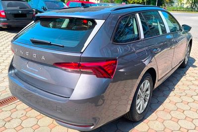 Skoda Octavia Drive Essence 1.5 TSI mHEV DSG