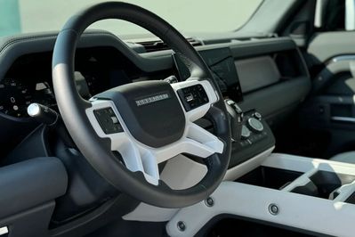 Land Rover Defender 110 D250 S