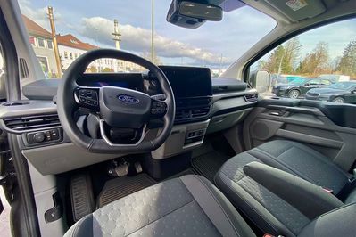 Ford Tourneo Custom 320 L1H1 Titanium A8