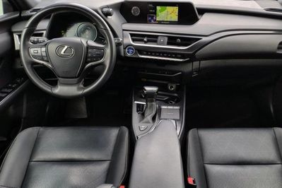 Lexus UX 250h Elegance 2WD