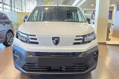 Peugeot Partner Van L2 EAT8 Zabudowa Brygadowa