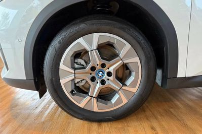 BMW iX2 eDrive20