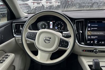 Volvo V60 B4 B Momentum Pro