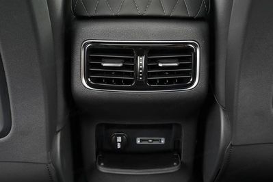Hongqi HS5 2.0T AWD