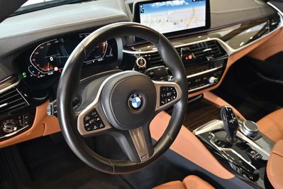 BMW Seria 5 530i xDrive Luxury Line