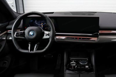 BMW Seria 5 530e xDrive M Sport