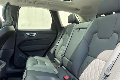 Volvo XC60 B5 B AWD Plus Dark