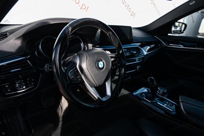 BMW Seria 5 520d xDrive Sport Line
