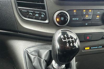 Ford Transit Custom Kombi L2H1