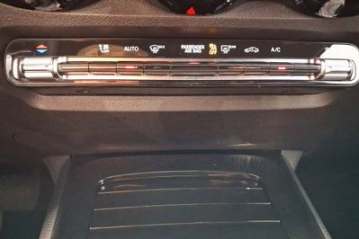 Mercedes GLB 200 7G-DCT