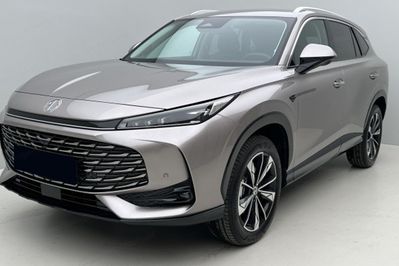 MG HS Exclusive 1.5 AT