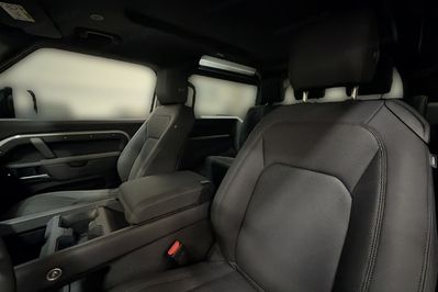 Land Rover Defender 90 Hardtop 3.0 D250 mHEV X-Dynamic SE