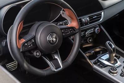 Alfa Romeo Giulia 2.0 Turbo Intensa Q4