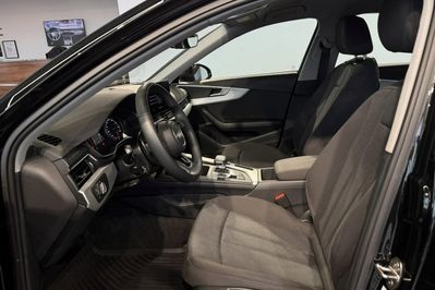 Audi A4 35 TFSI mHEV S tronic