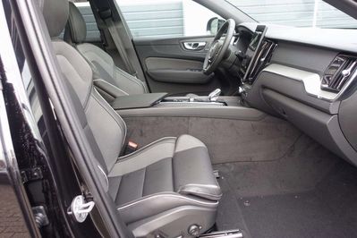 Volvo XC60 B5 AWD Ultra Black Edition